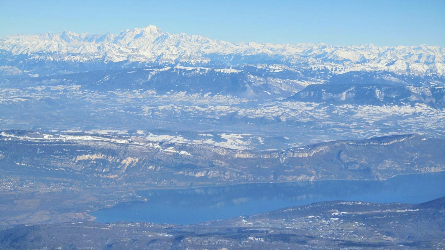 Vue des Alpes et du Mont Blanc