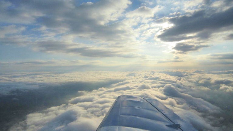 Au dessus des nuages